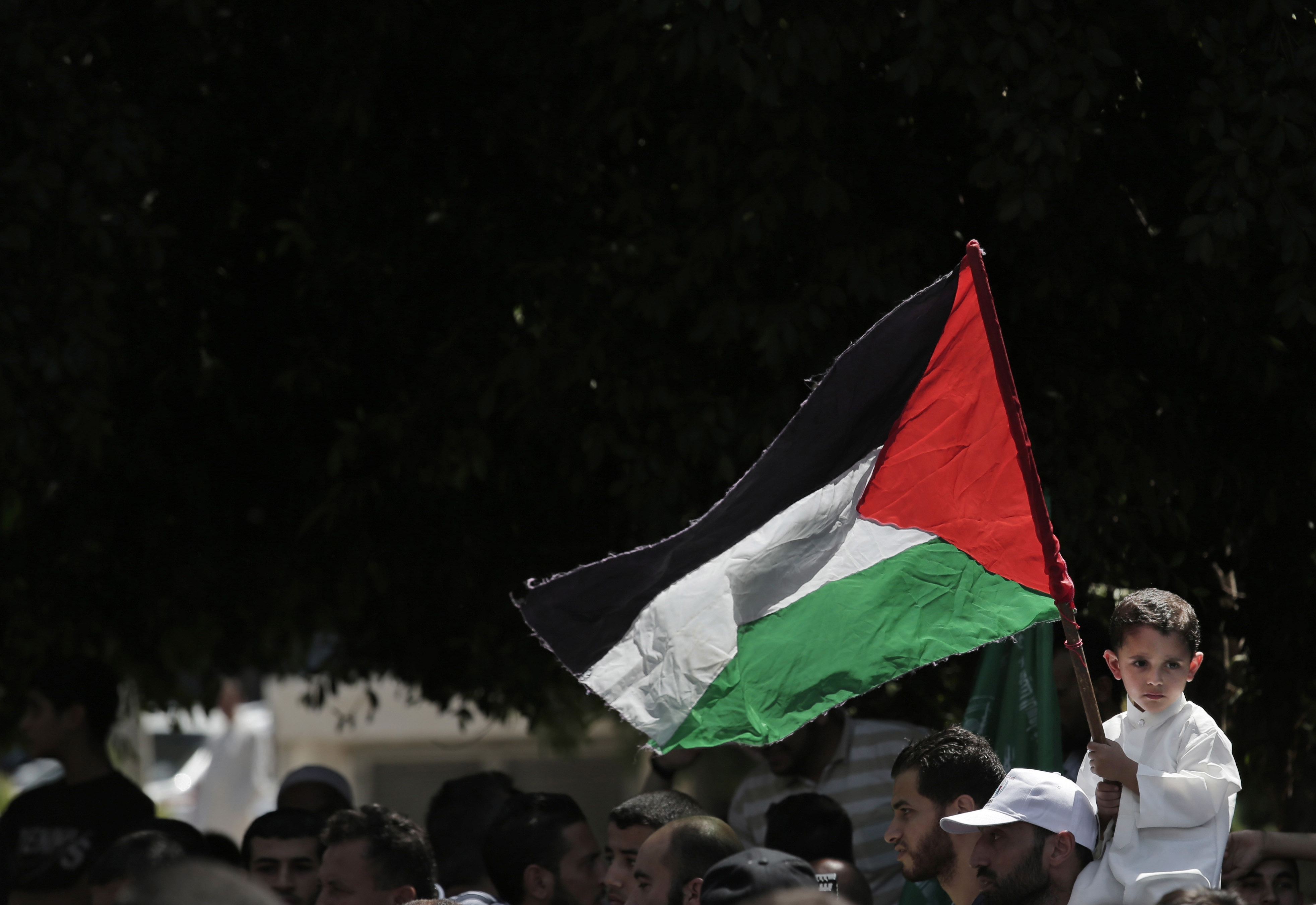 Flera döda i attack mot skola i Gaza: Internflyktingar drabbade