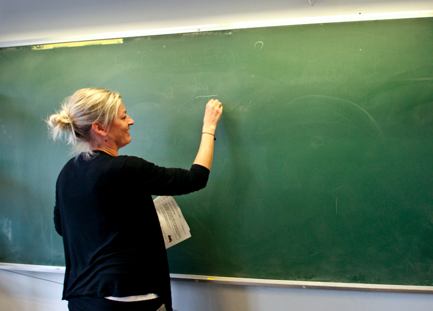 Våldet i skolan: När lärare tvingas gömma sig – Vems ansvar är det?