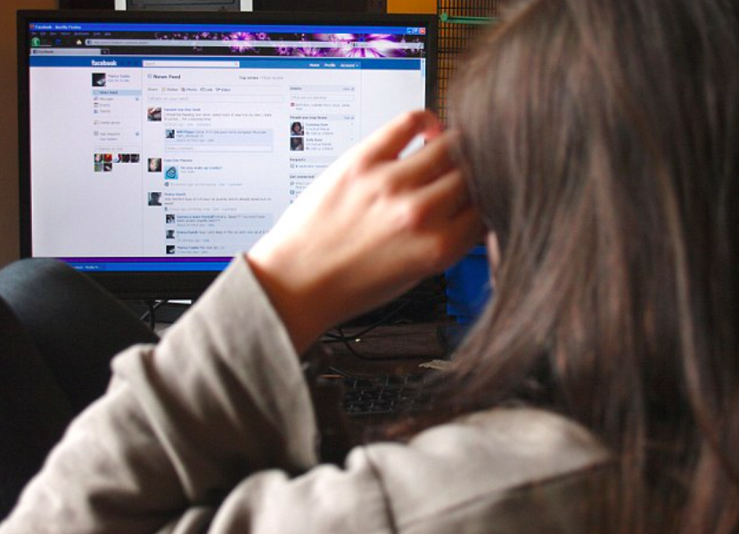 Pias 14-åriga dotter fick mystiskt meddelande på Facebook: Nu varnar hon andra föräldrar