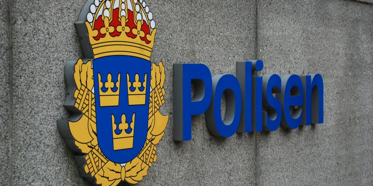 Mord i västra Stockholm: Man skjuten till döds på balkong