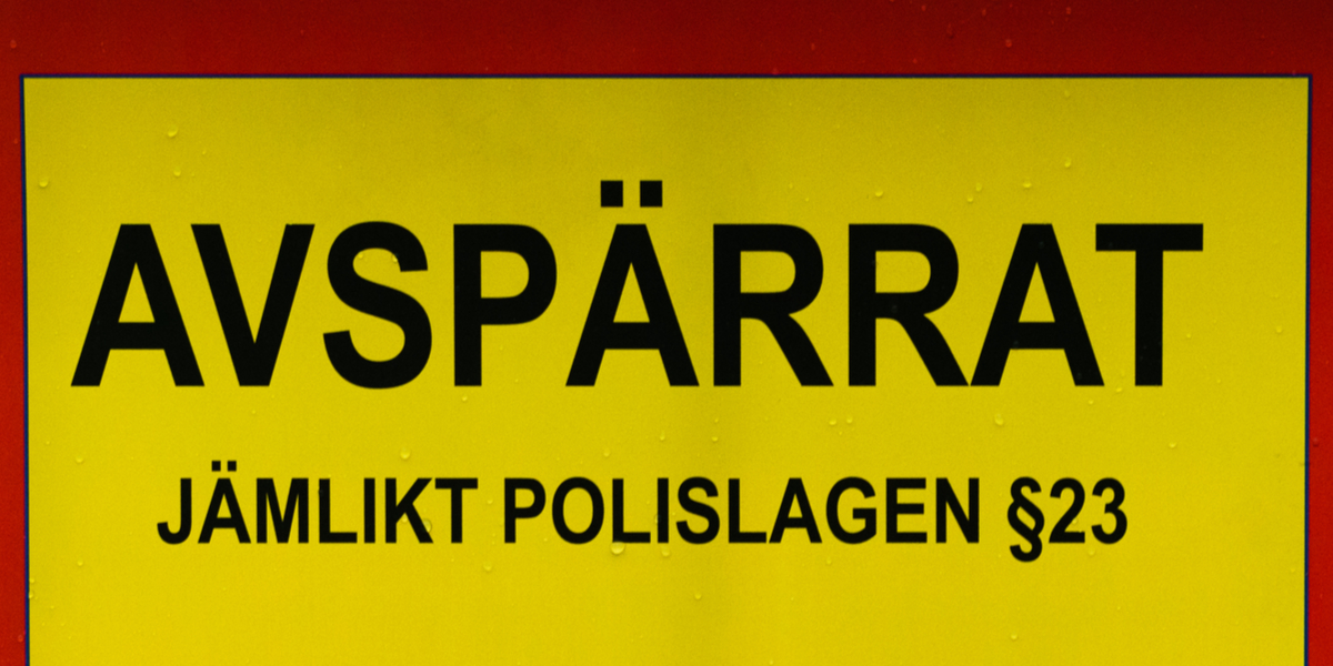 Stor insats – misstänkt bomb hittats vid polishus