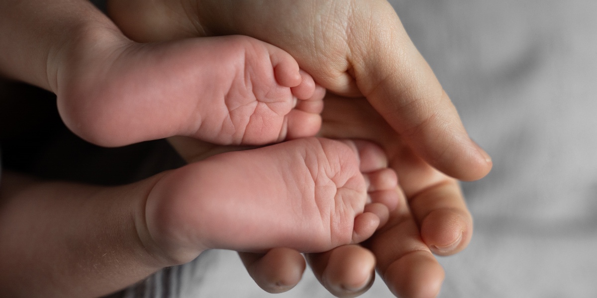 Mamma Föder Barn på Toaletten – Visste inte att hon var Gravid