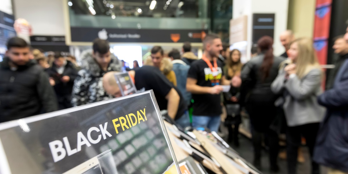 Black Week sätter rekord – trots kritik för överkonsumtion