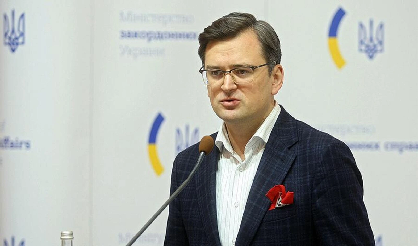 Ukrainas utrikesminister avgår: Fler ministrar lämnar sina poster