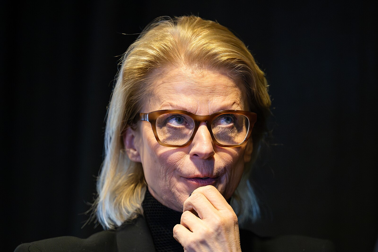 Bankernas vinster skjuter i höjden efter Riksbankens chockhöjning – oppositionen kräver åtgärder