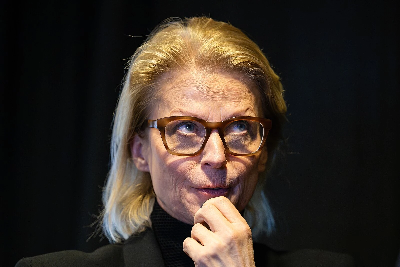 Bankernas vinster skjuter i höjden efter Riksbankens chockhöjning – oppositionen kräver åtgärder