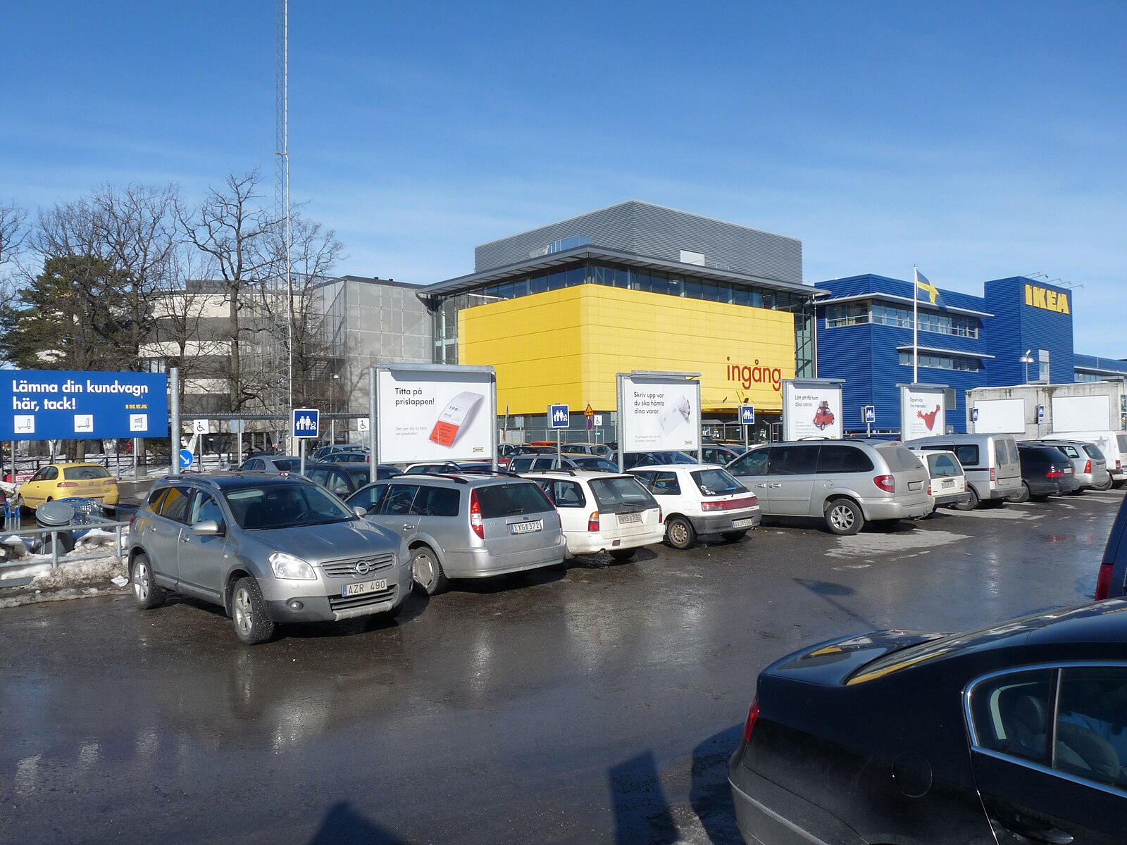 Skottlossning vid Kungens kurva – man skadad och stor insats pågår