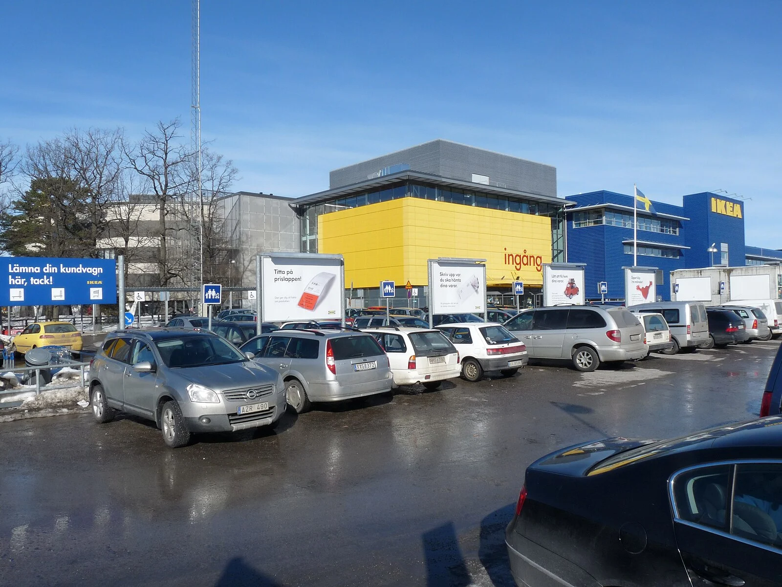 Skottlossning vid Kungens kurva – man skadad och stor insats pågår