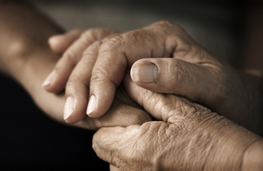 Mormor hittar lillasyster efter 45 år: Fick snabbt ångra återföreningen