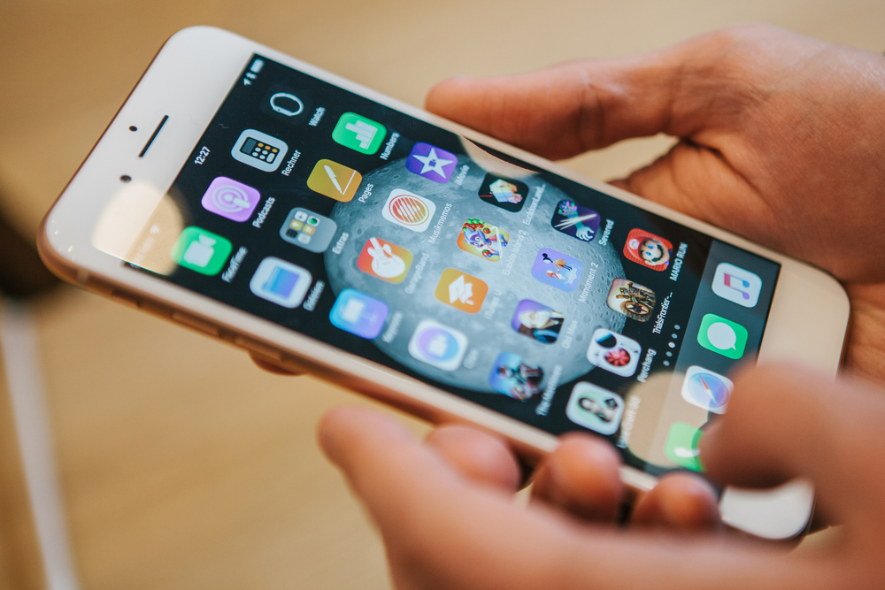 Nästa iPhone kan vara utan SIM-kort