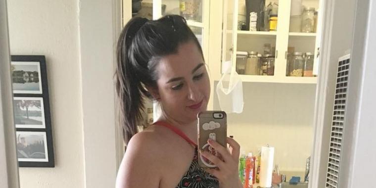 Lucy hittade en gammal klänning i sin garderob – nu är hennes selfie viral