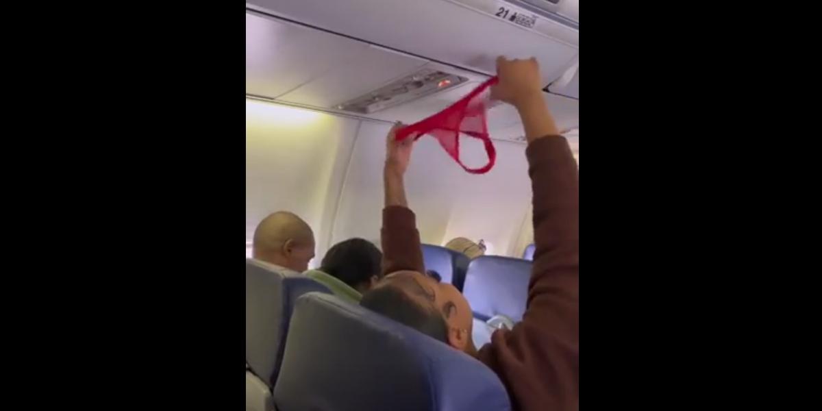 Hatad på sociala medier: Lufttorkade sina trosor ombord på ett flyg