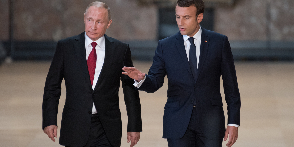 Macron trappar upp diplomatin – samtal med Trump och Zelenskyj
