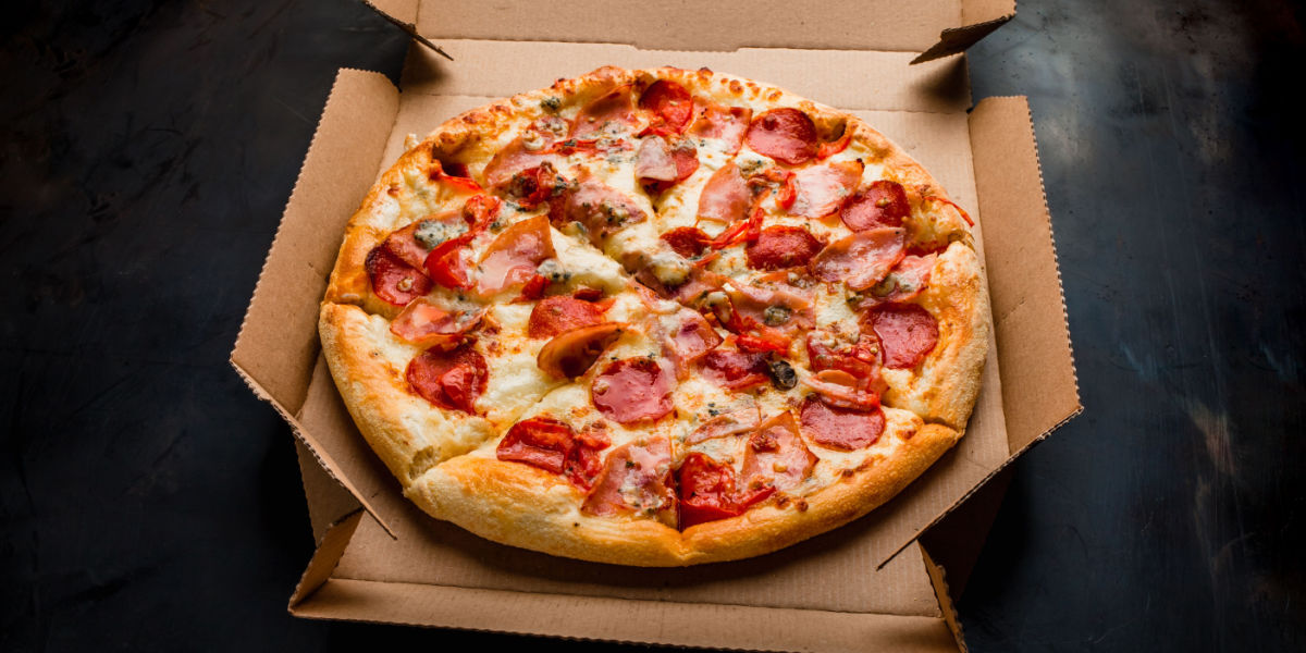 Lilla Napoli står emot prisökningarna: ”Pizza är för alla”