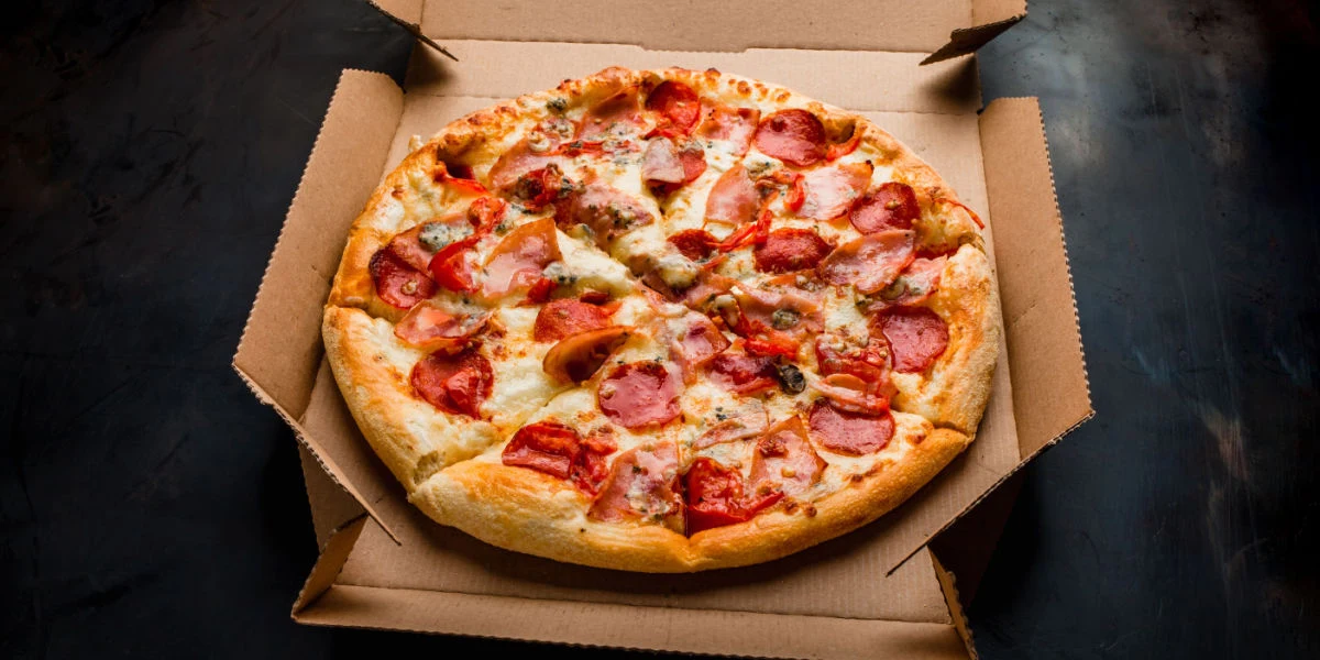 Lilla Napoli står emot prisökningarna: ”Pizza är för alla”