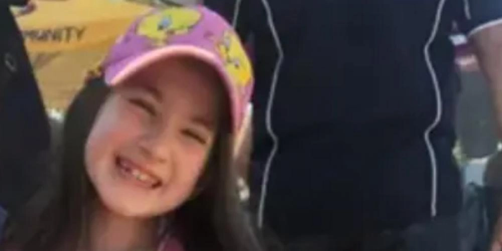 8-åriga Elizabeth dog och hennes föräldrar är nu åtalade för mord: De valde Gud framför medicin