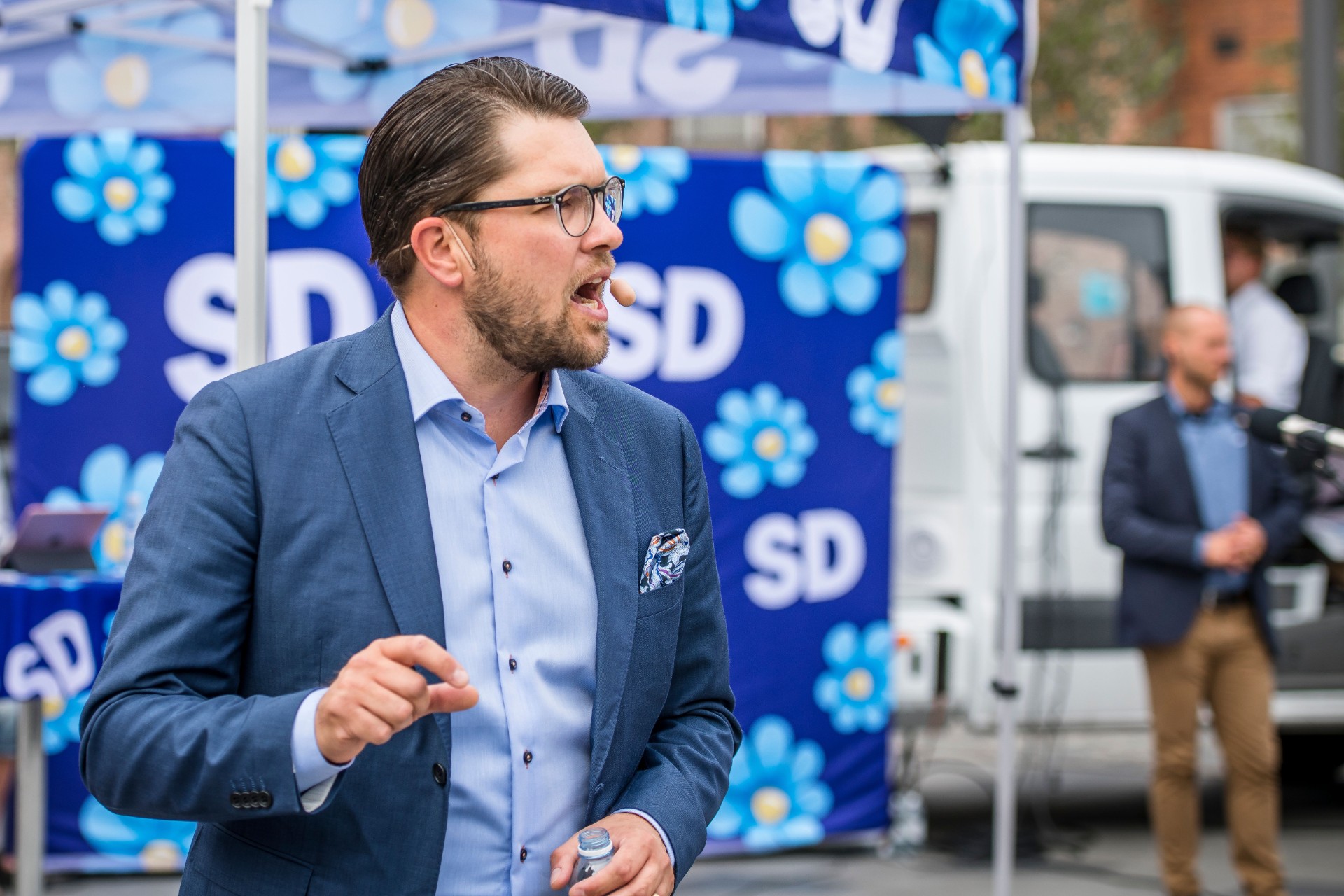 Jimmie Åkessons uppmaning till Syrier väcker debatt: ’Åk hem!’