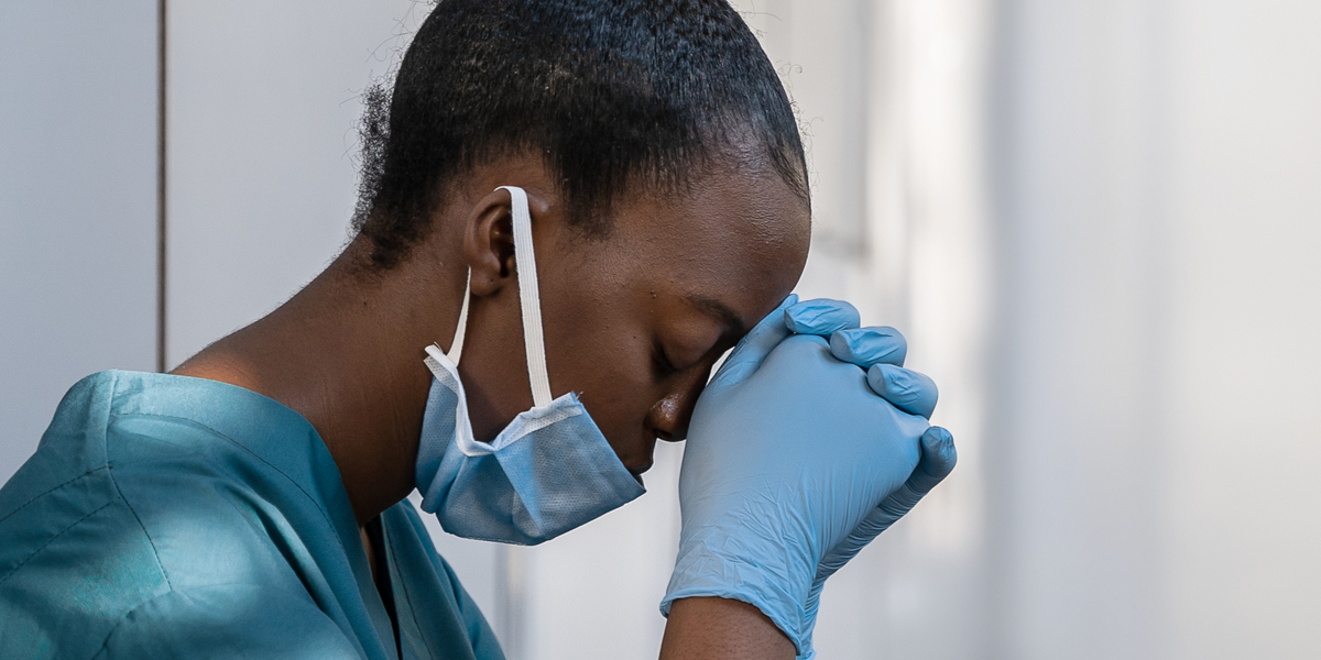 Personalen på Iva går på knäna: “Vaccinera er”