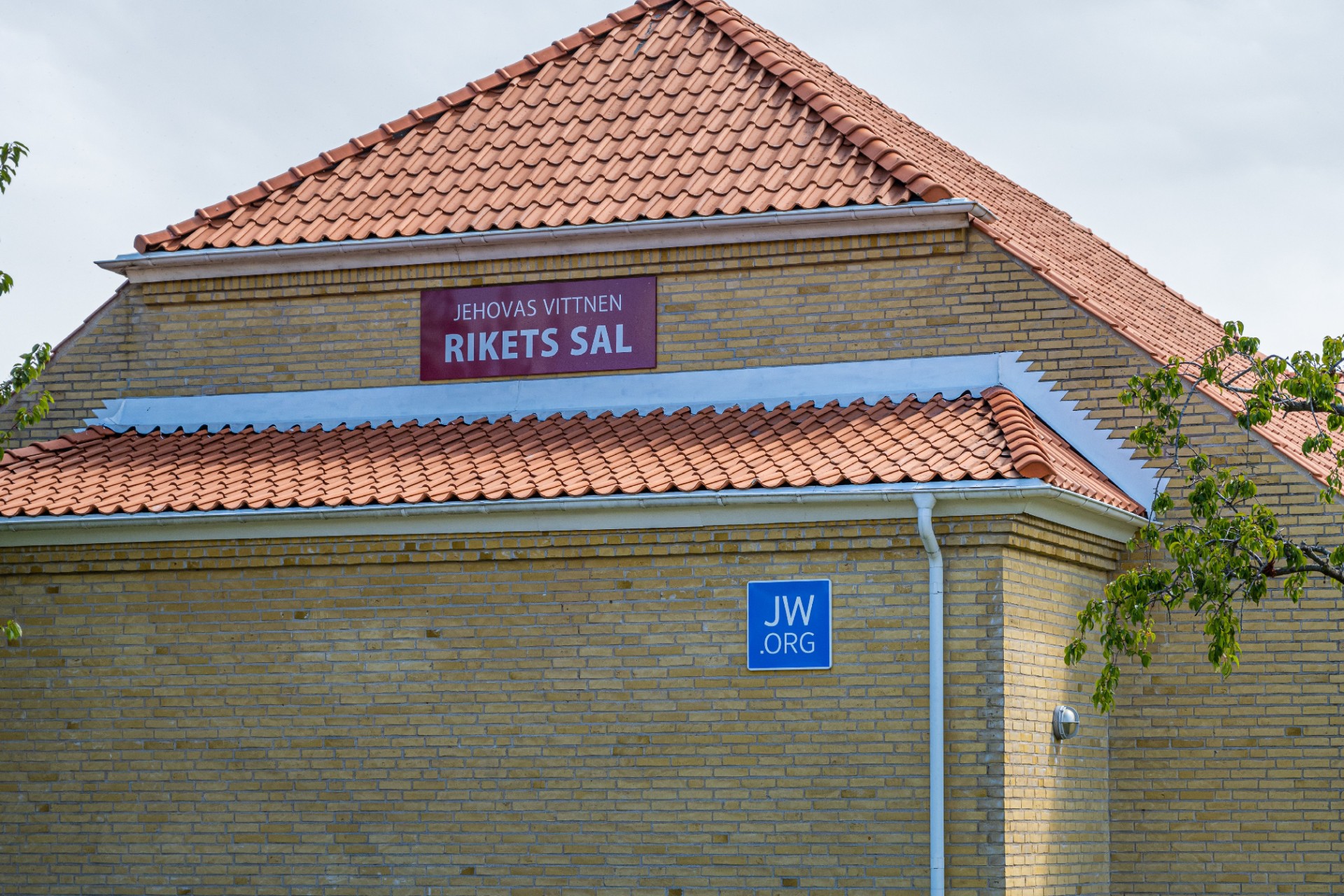 Fängelsestraff för man som försökte stjäla handsprit från Jehovas vittnen
