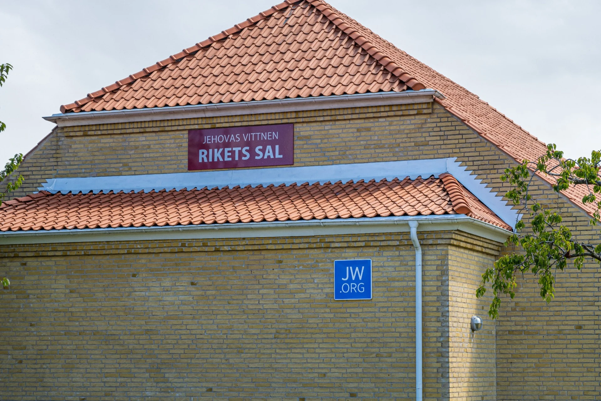 Fängelsestraff för man som försökte stjäla handsprit från Jehovas vittnen