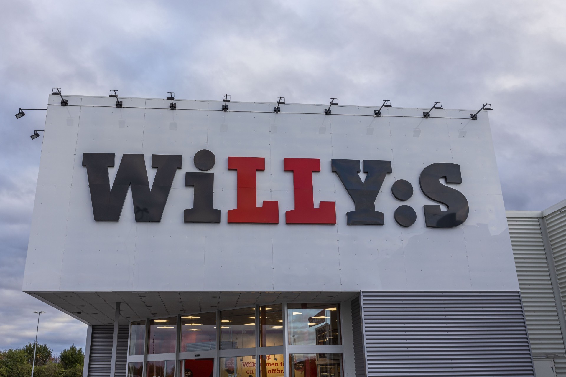 Misstänkt sabotage på Willys i Nynäshamn – tonvis med färskvaror kasserades