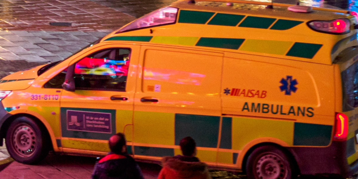 2 barn har förts till sjukhus efter krock med epa-traktor