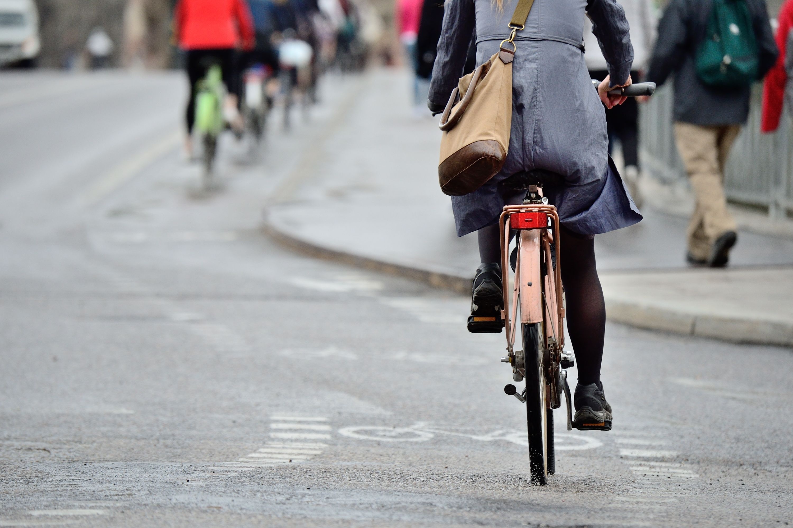 Farligt missförstånd i trafiken – regeln som cyklister och bilister ofta ignorerar