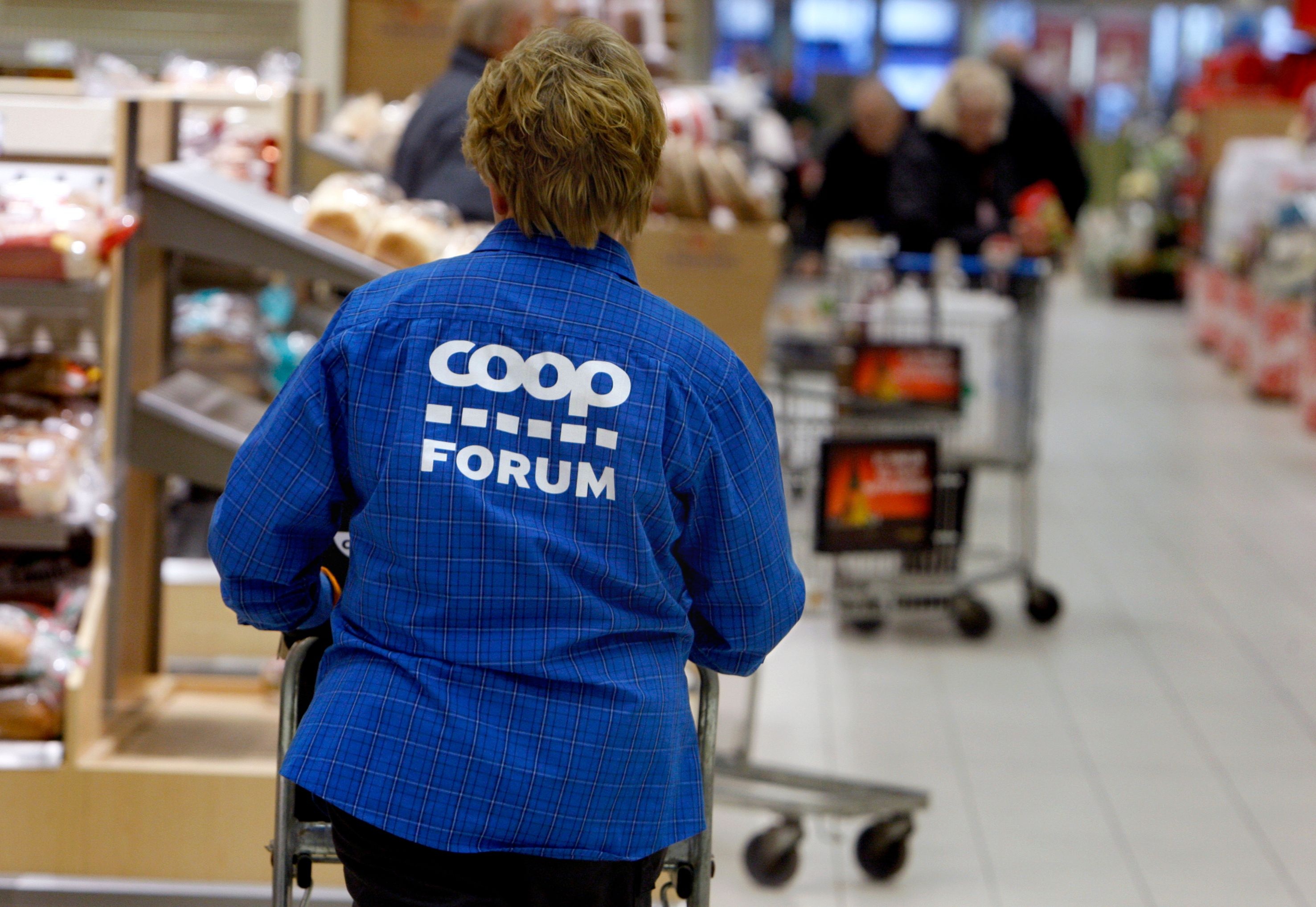 Rapport avslöjar låga löner för butiksanställda – många lever under fattigdomsgränsen