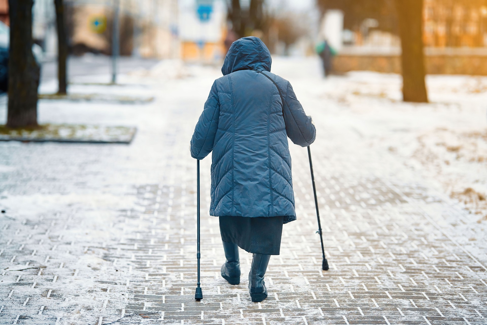 Snökaos och extrem halka: Meteorologen varnar för ”skridskois”