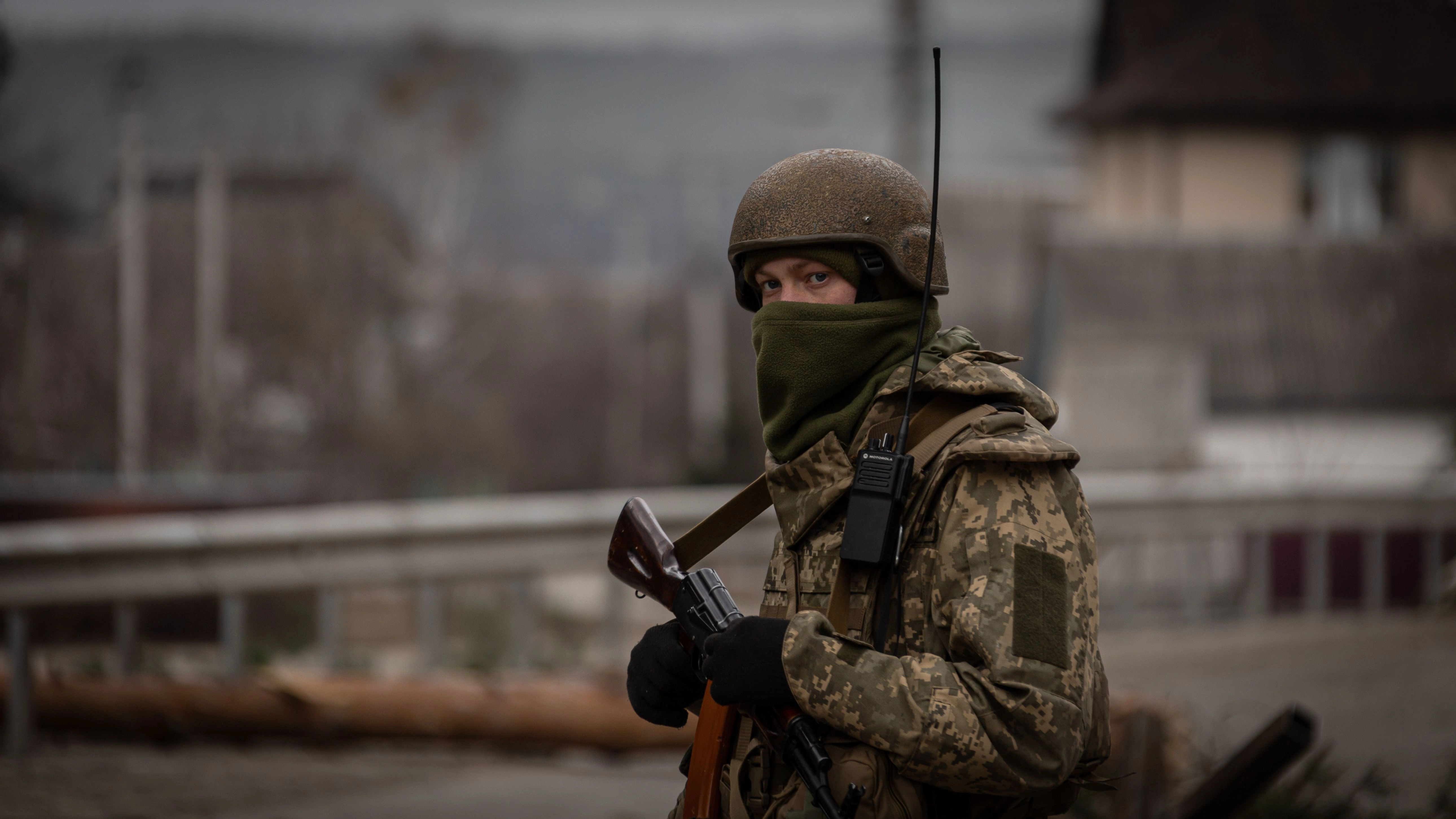Krigsförbrytelser utreds: Ryska styrkor avrättar kapitulerande ukrainska soldater