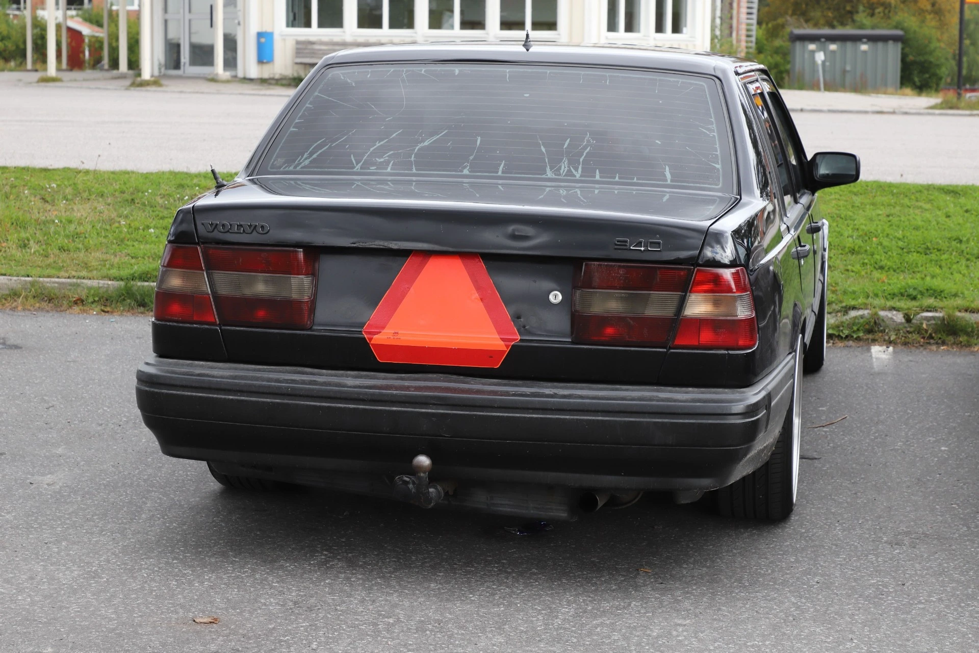 Tonåring överträder hastighetsgränsen kraftigt med ombyggd A-traktor: Körde över 100 km/timmen