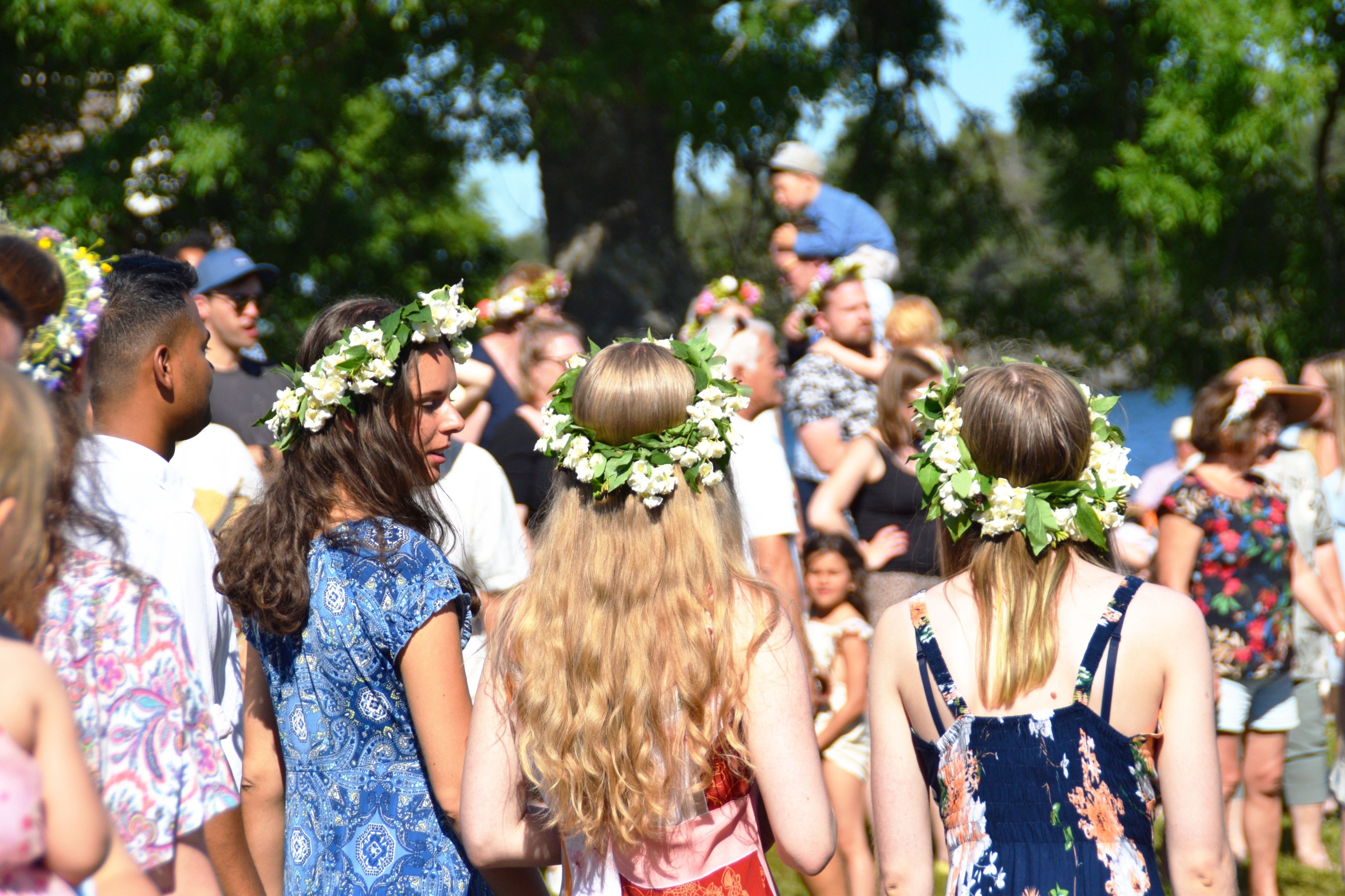 Polis tvingades fly från fyllekaos under midsommar i Skåne