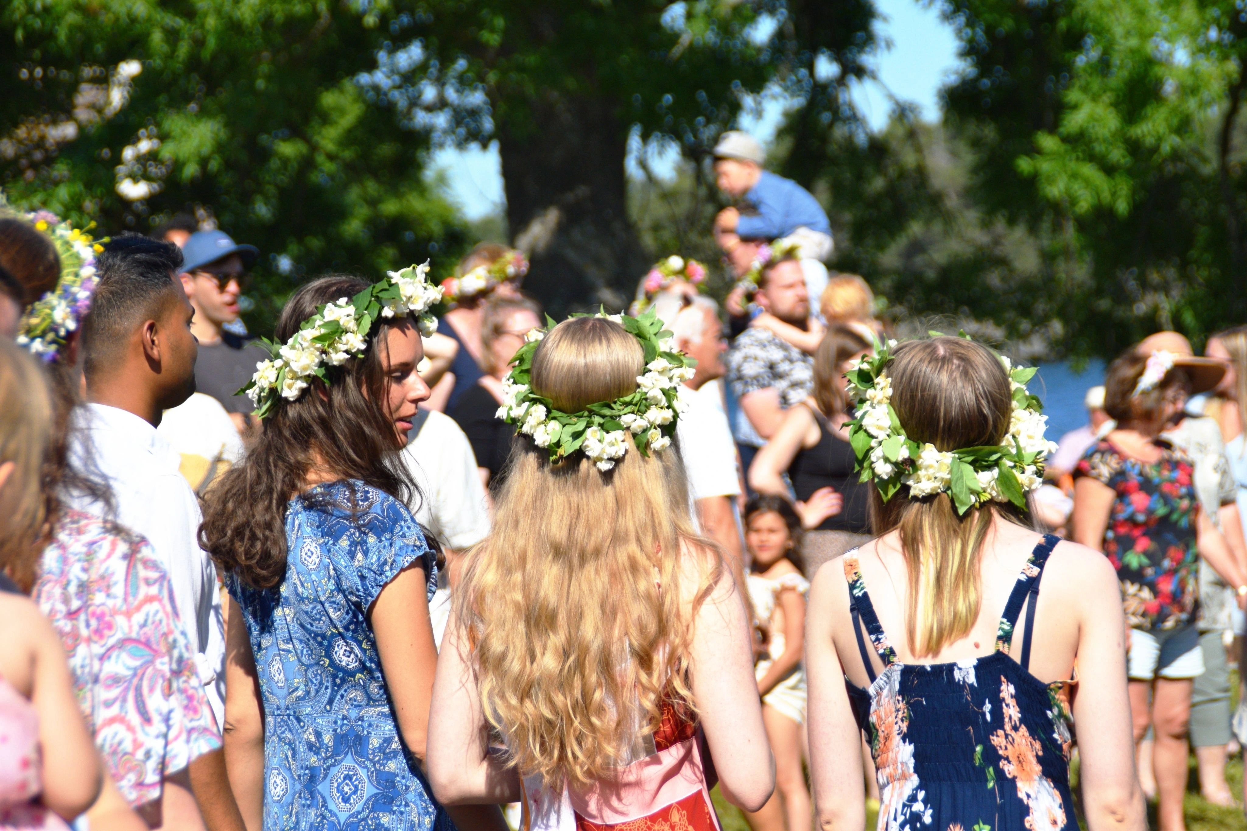 Polis tvingades fly från fyllekaos under midsommar i Skåne