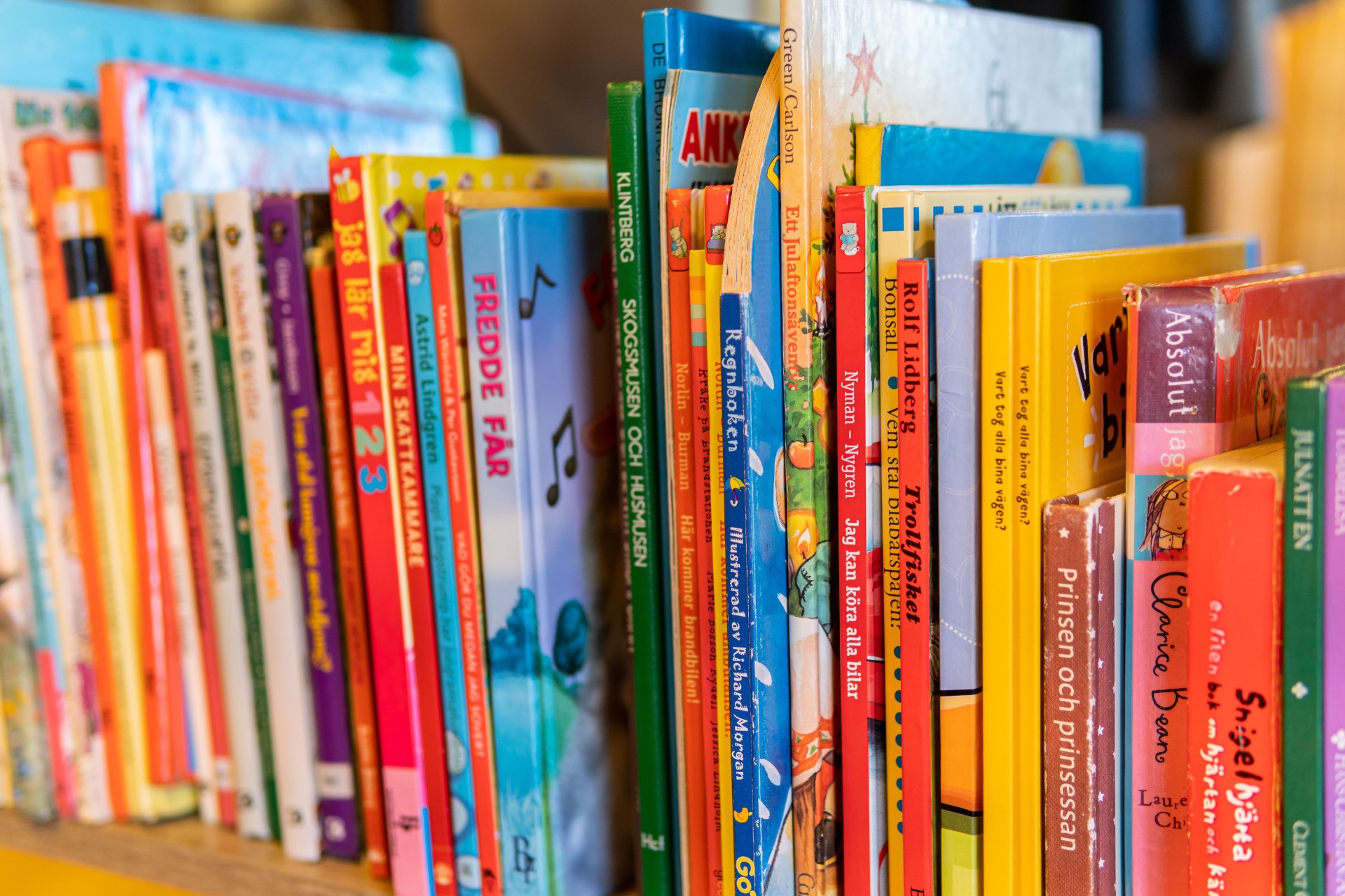 Larmrapport från skolan: Var tionde pojke underkänd i svenska