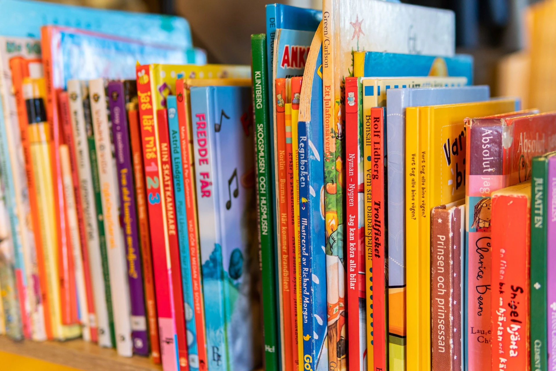 Larmrapport från skolan: Var tionde pojke underkänd i svenska