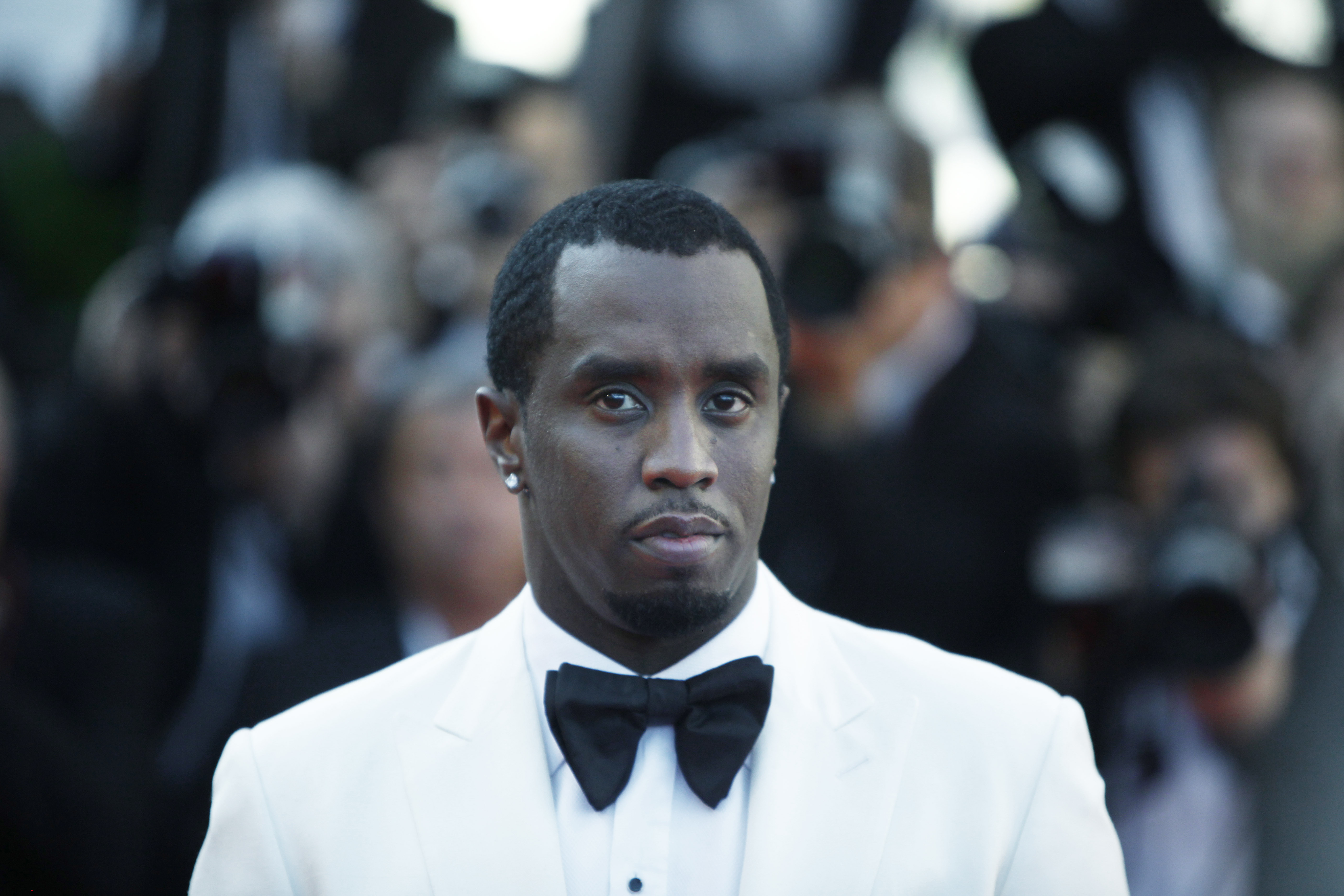 Teorier om Diddy och bränderna i Kalifornien sprids online
