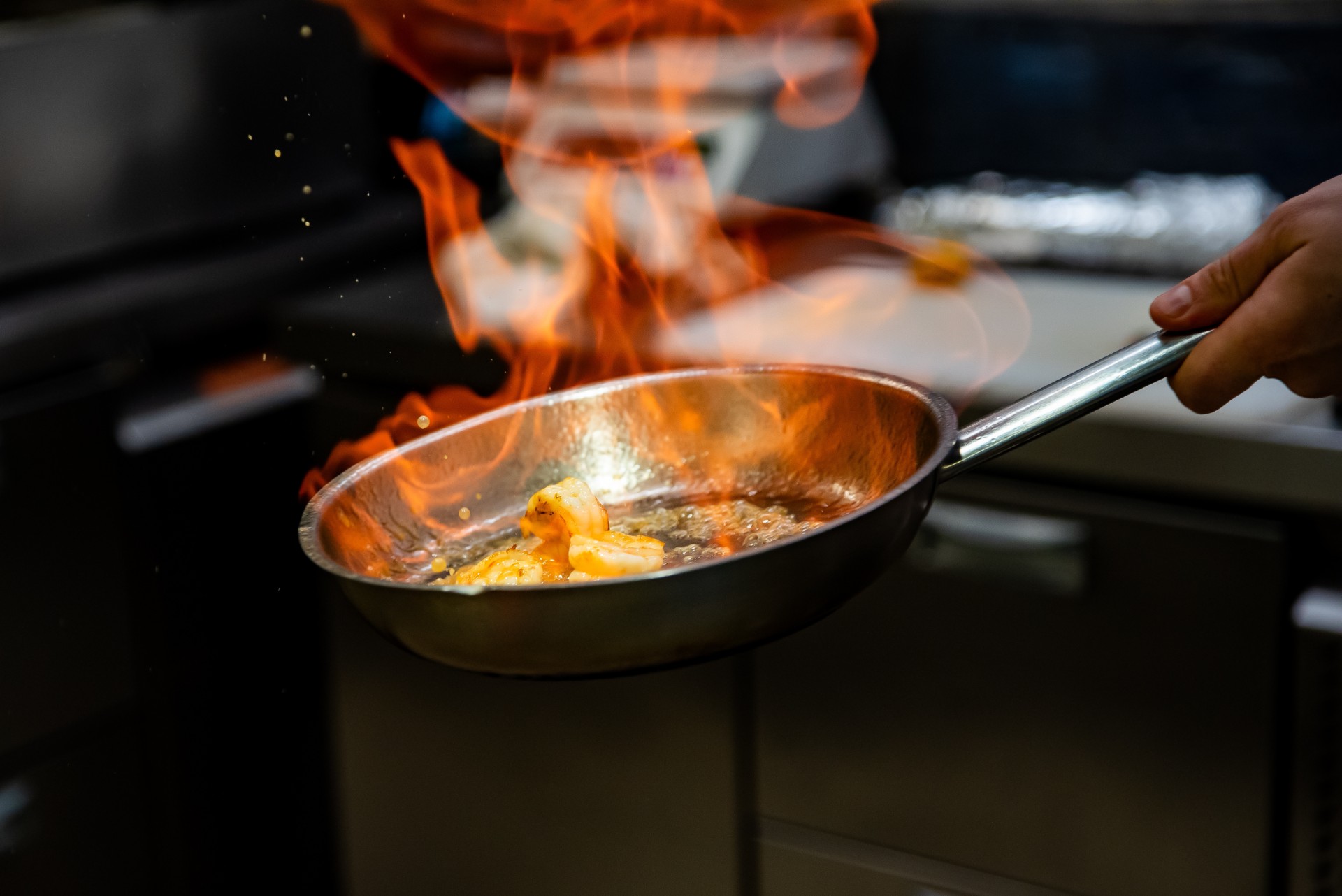 Tuffare lönekrav kan förvärra krisen i restaurangbranschen