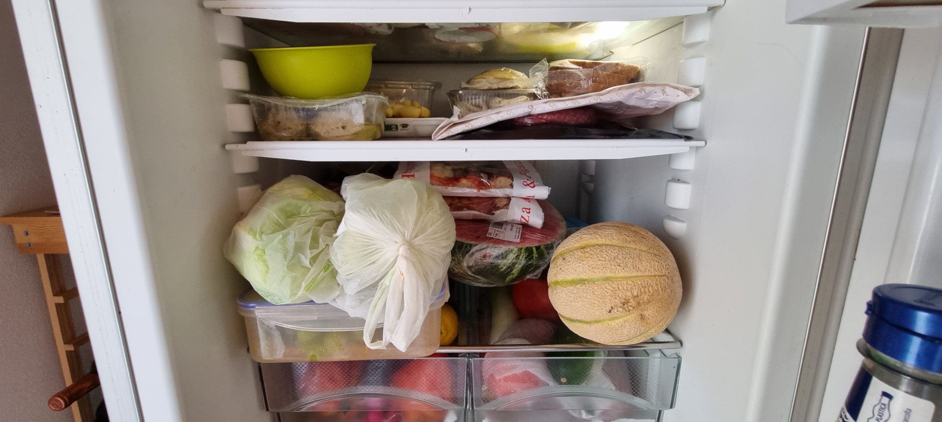 Därför ska du aldrig förvara mjölken i kylskåpsdörren