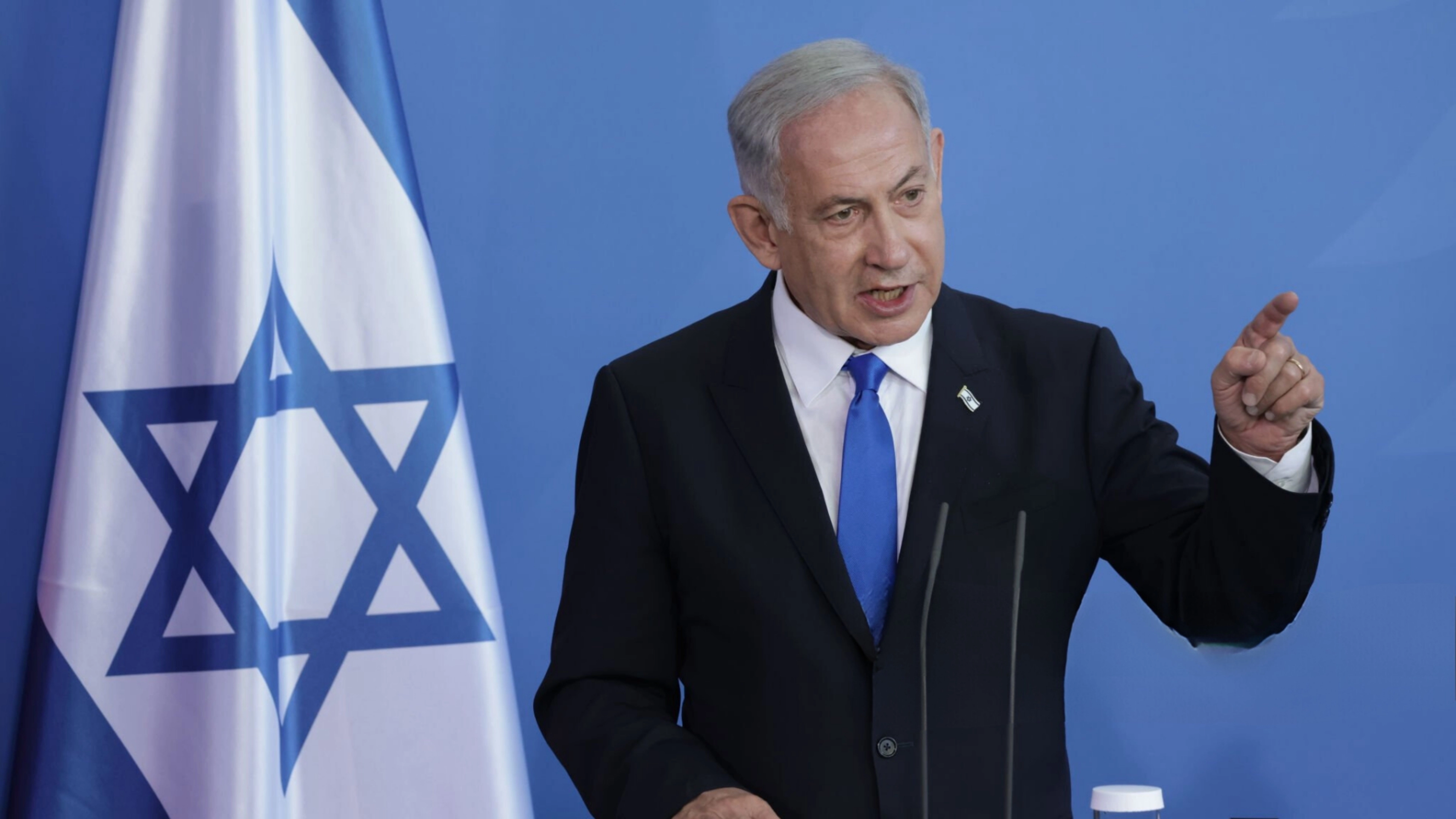 Netanyahus tidigare försvarsminister bryter tystnaden: ‘Vi bevittnar krigsbrott’