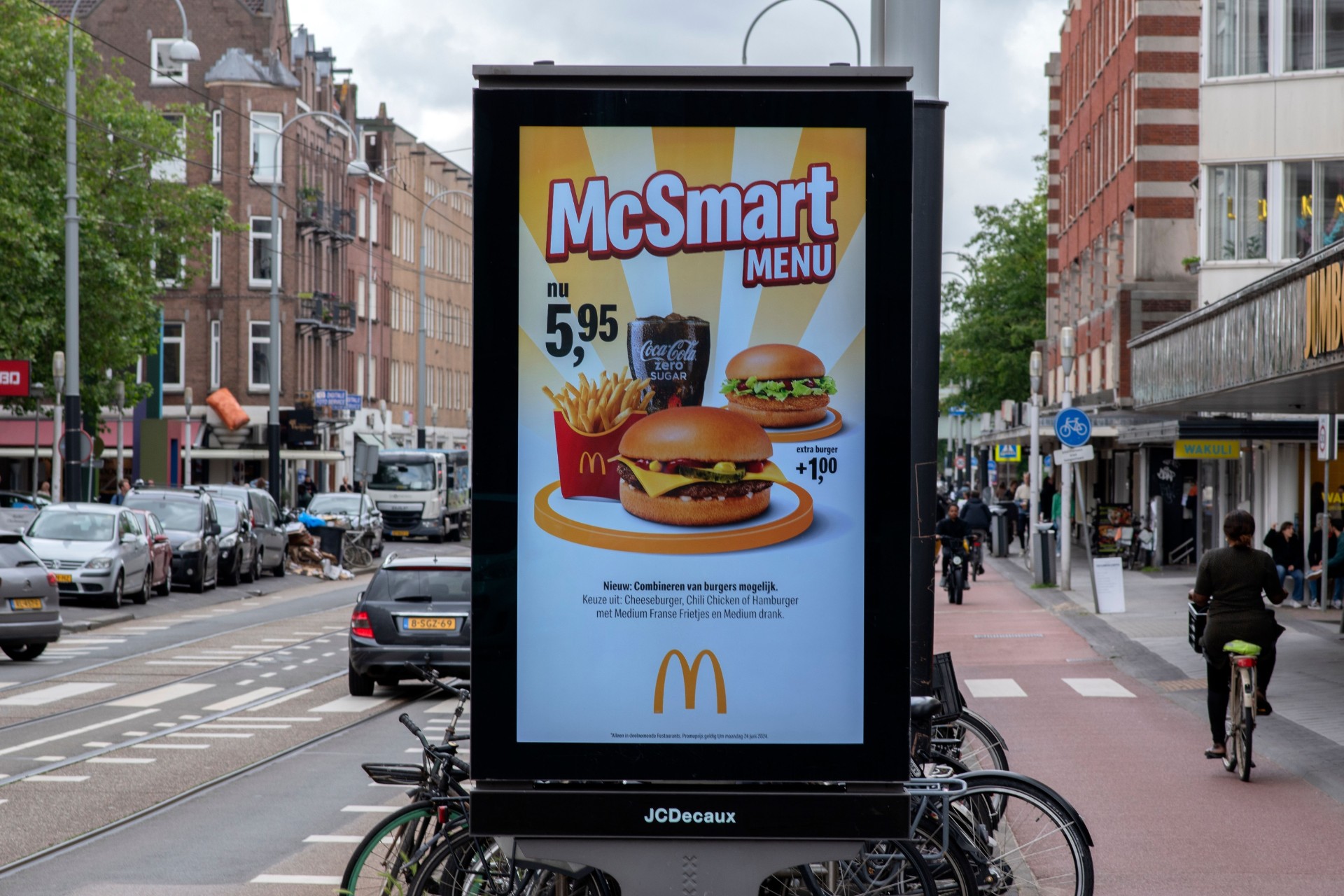 Reklam för ohälsosam mat kan förbjudas – myndigheter kräver åtgärder