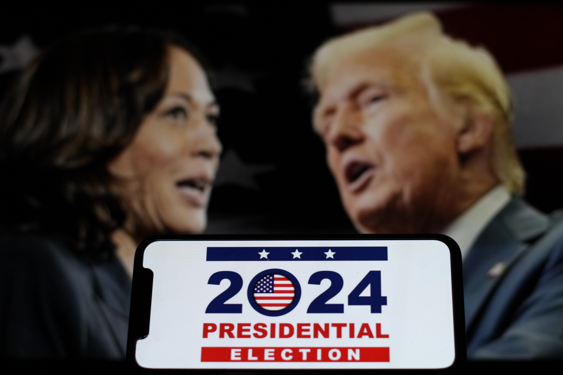 Allt står på spel: Trump och Harris i tajt uppgörelse – varje vågmästarstat avgör