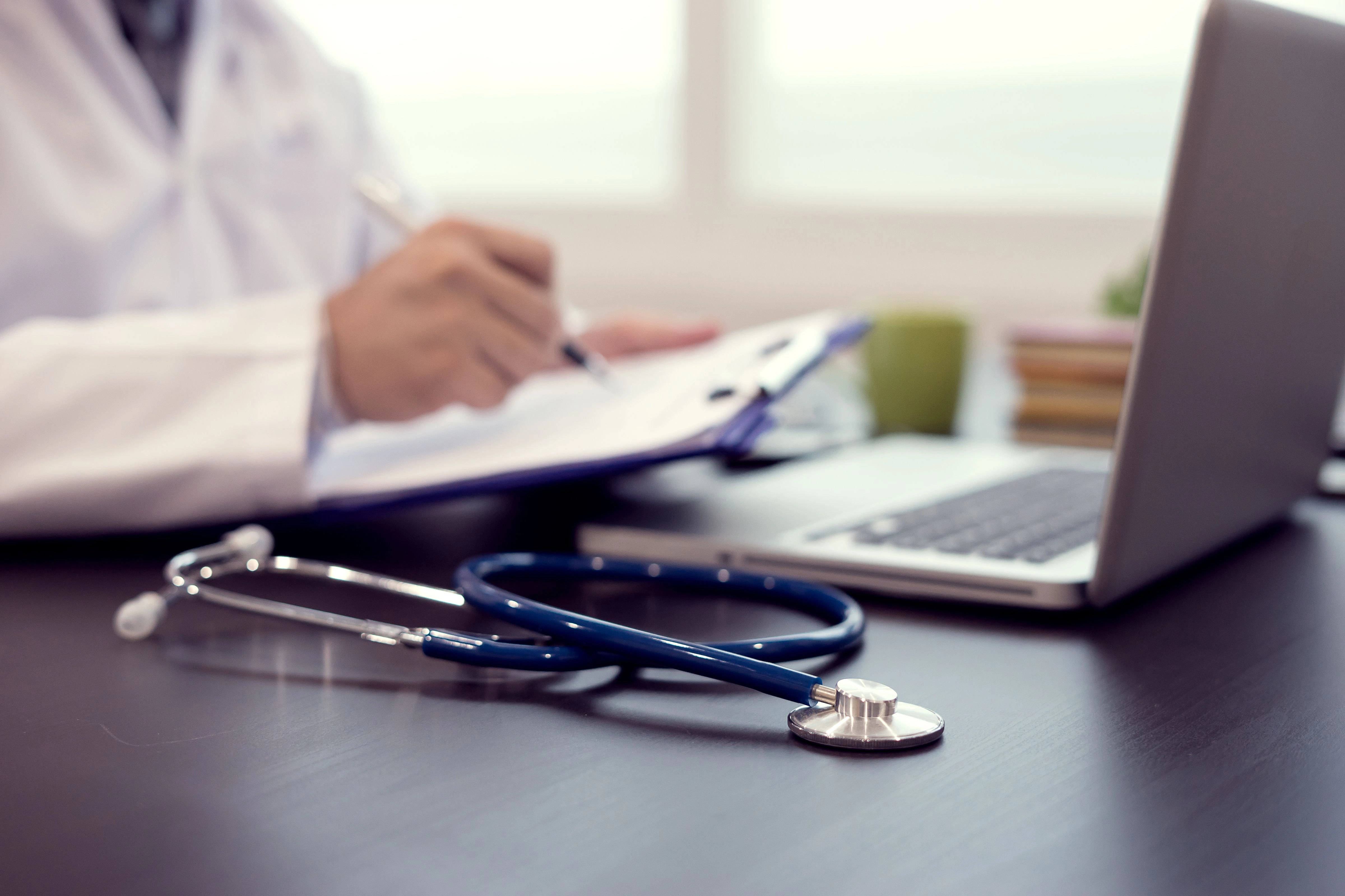 Tolv anmälningar mot läkare: Rekommenderade öl som medicin