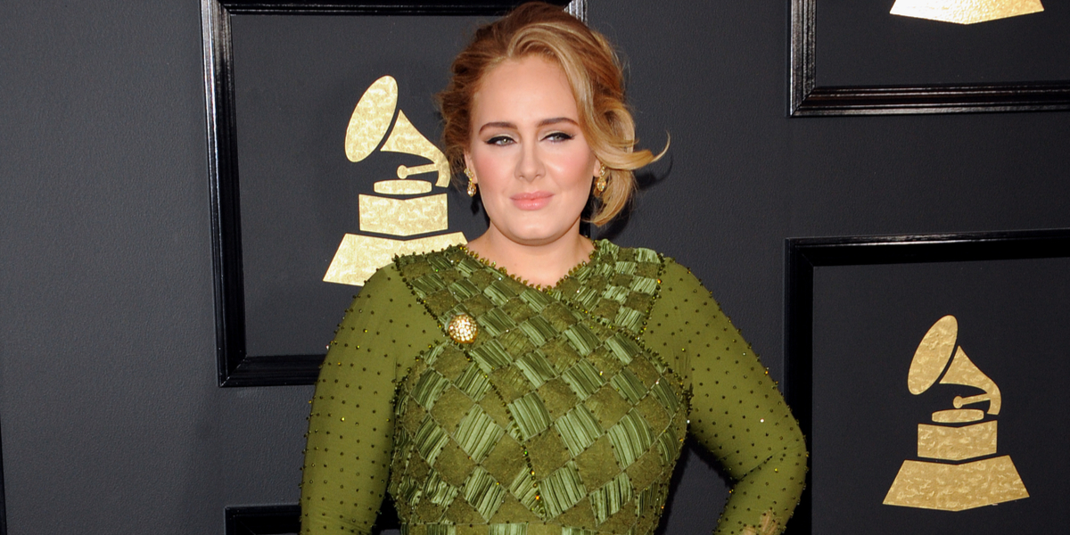 Adele i tårar: ”Jag är väldigt ledsen”