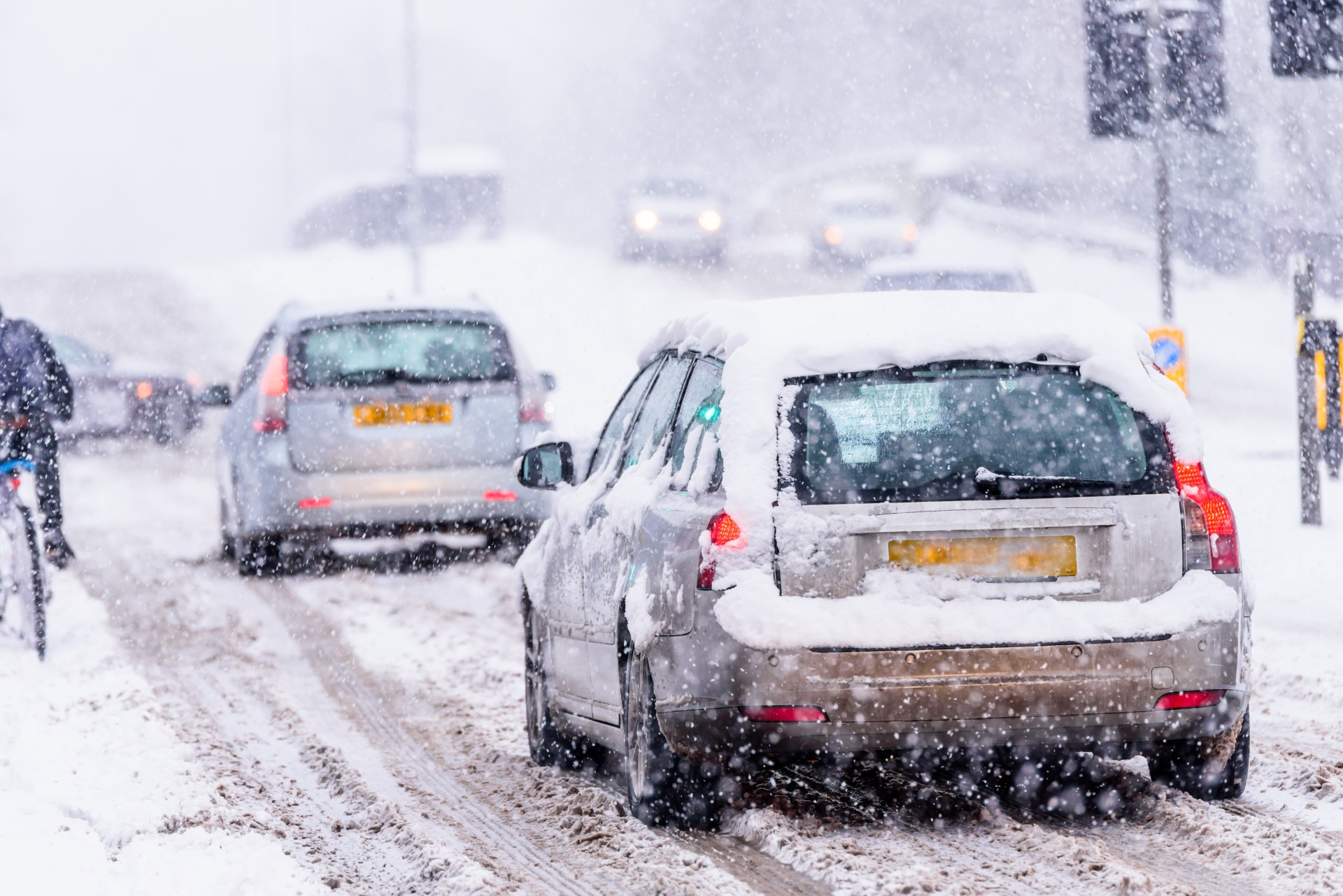 Snökaoset på E22: Åkerier kräver vinterdäckskrav redan i november