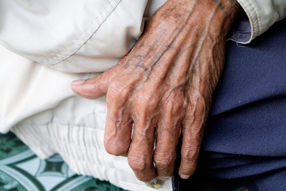 Trots anklagelser om fusk får hemtjänstbolaget fortsätta och expandera i Sverige