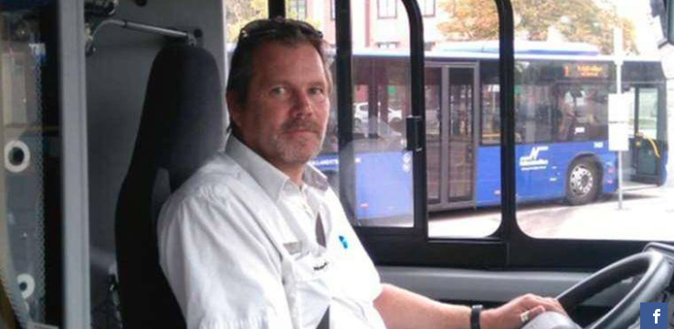 3-årig pojke betedde sig konstigt i bussen: Då lade föraren i en extra växel och körde i motsatt riktning