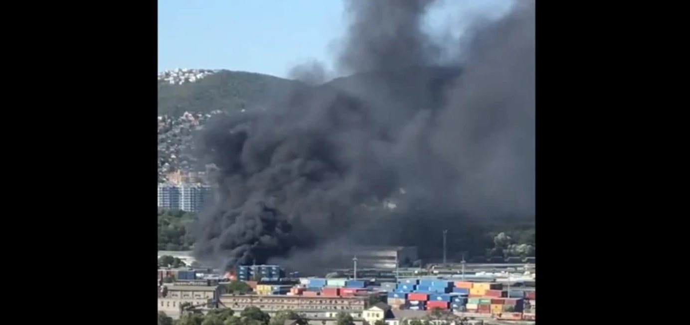 JUST NU: Stor brand i rysk hamnstad