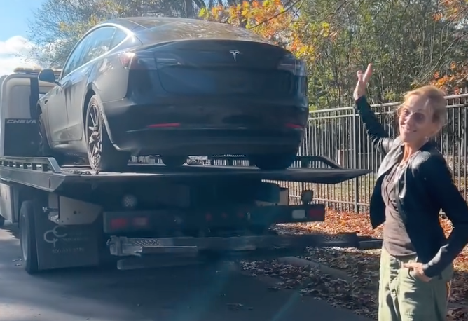 Sheryl Crow tar ställning – säljer sin Tesla i protest mot Elon Musk