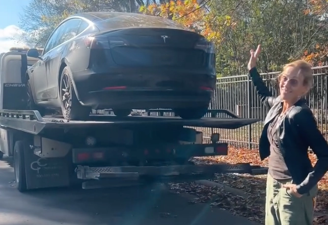 Sheryl Crow tar ställning – säljer sin Tesla i protest mot Elon Musk