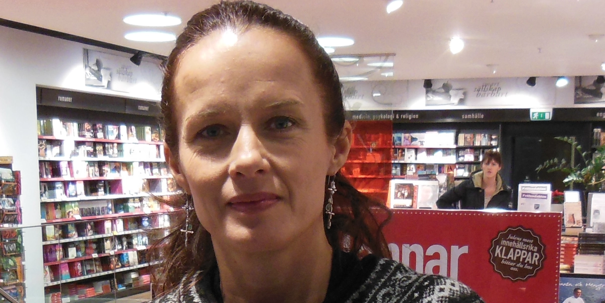 Efter Lasse Berghagens hälsokris: Malin lämnar Sverige